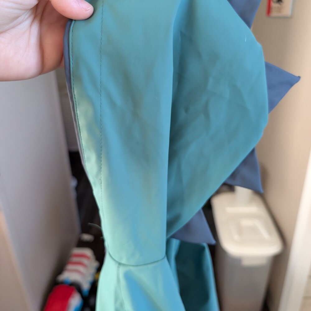 Tommy Bahama 3T dinosaur raincoat - Picture 3 of 3
